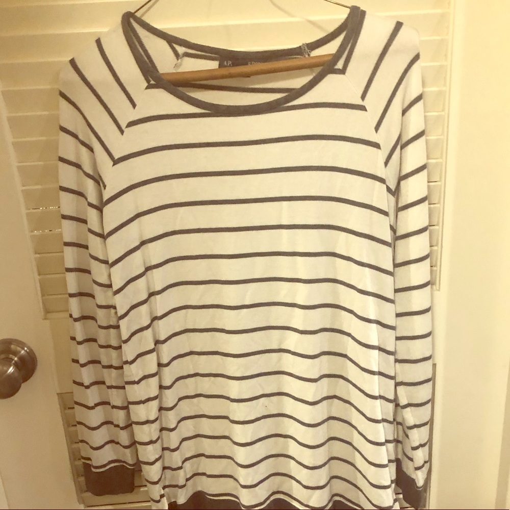 Pea in the pod maternity sweater